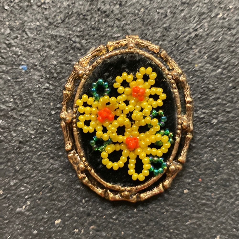 Floral pendant /brooche vintage